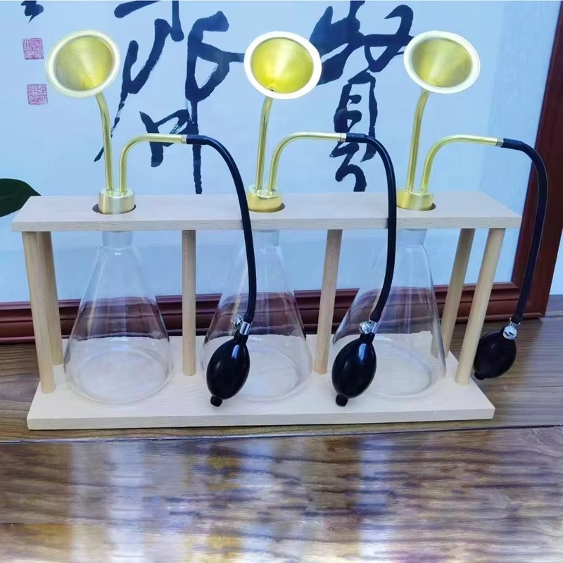 創造的な香りの瓶と木製ラック付きSPA用真鍮製アロマディフュ - Perfume Fragrance Base のレビューと価格