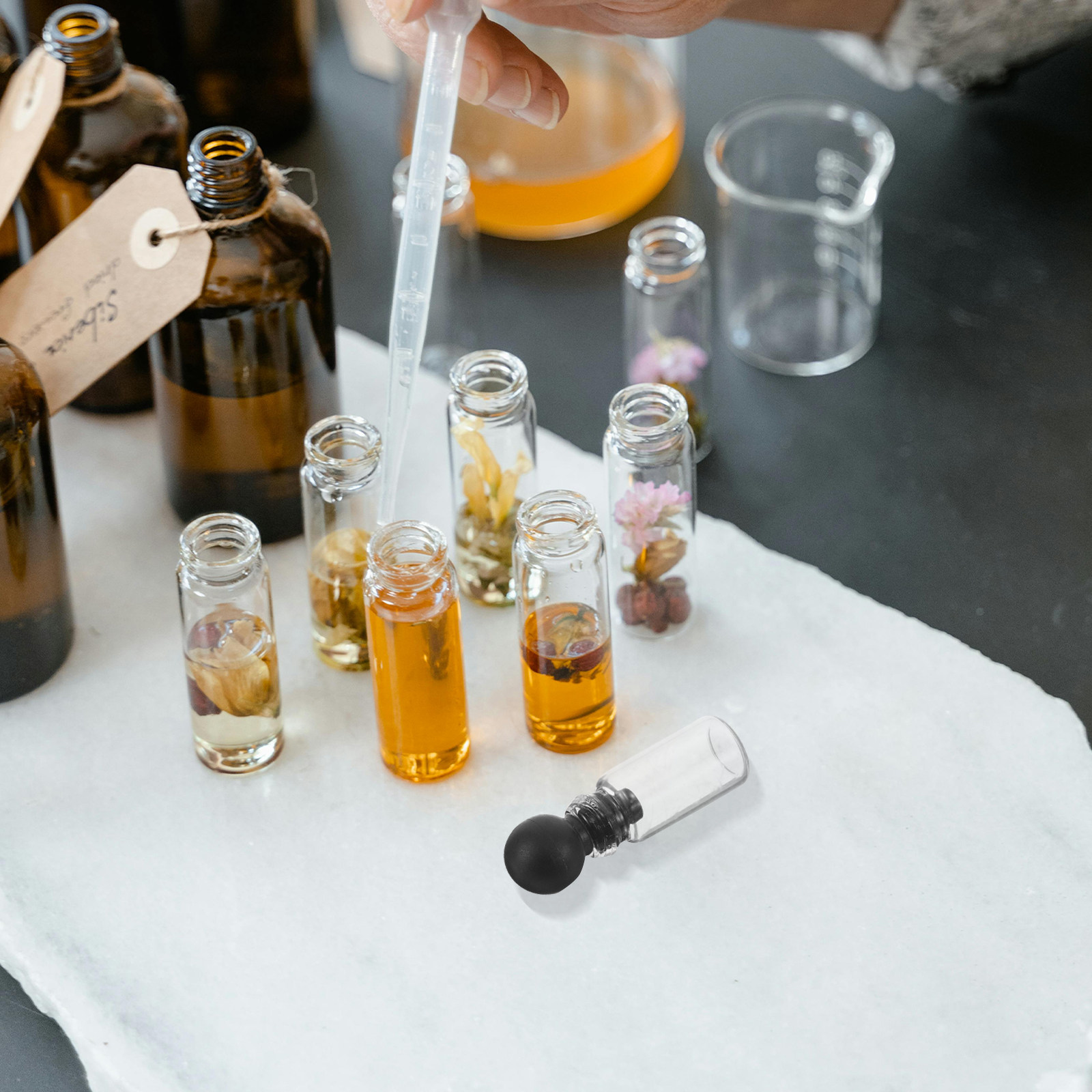 150個入り、ガラス製香水サンプル容器、小型ボールストッパー - Perfume Fragrance Refill のレビューと価格