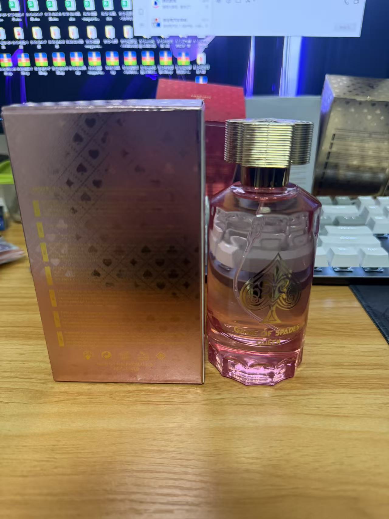 ジョ・ミラノ ゲーム・オブ・スペード クイーン パルファム  - Fragrance Queen Perfume のレビューと価格