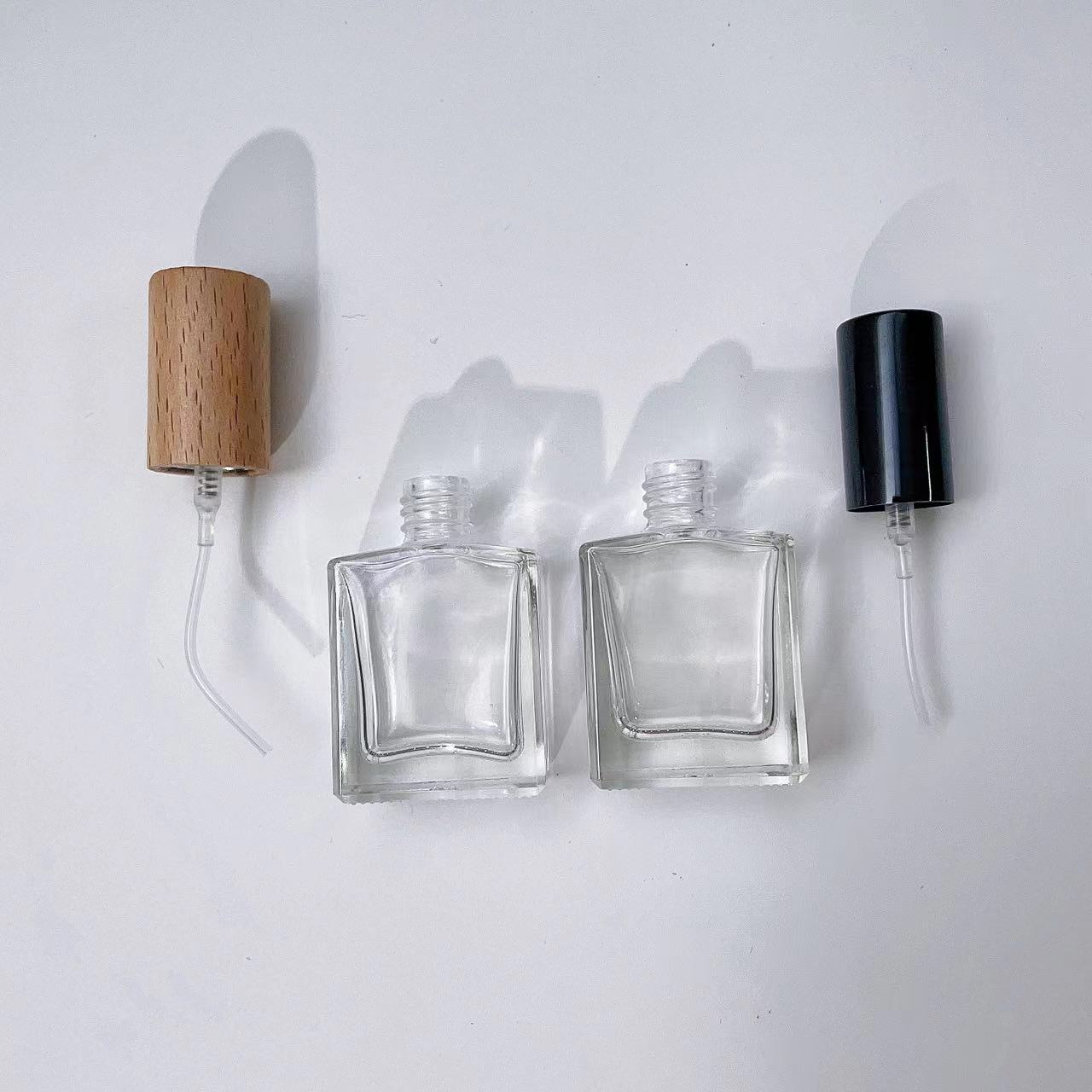 ガラスフレグランススプレー,ポータブル,正方形,詰め替え可能 - Perfume Fragrance Ingredients のレビューと価格